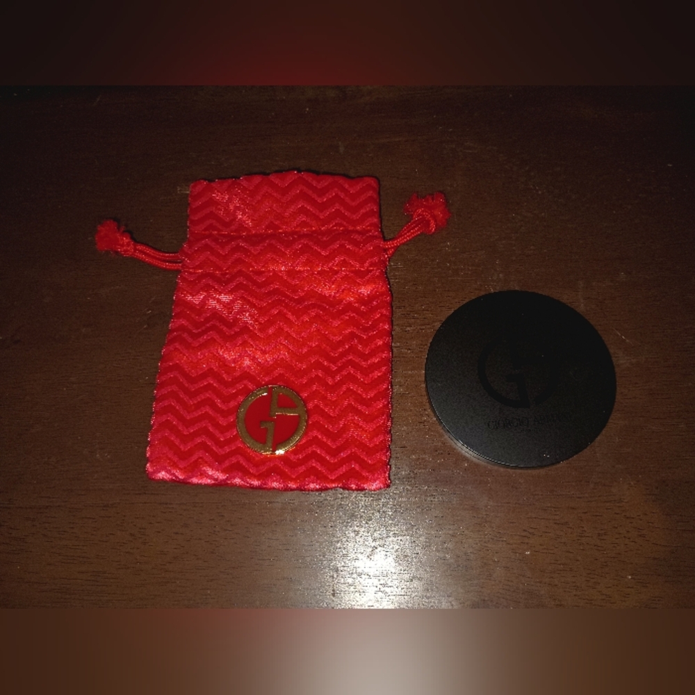 Giorgio Armani Beauty MIRROR IN RED POUCH